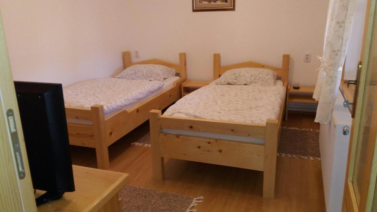 Rita Apartman & Studio ズレニャニン エクステリア 写真